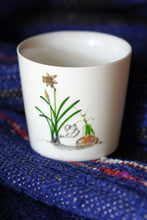 Load image into Gallery viewer, SOLO COLOURED CUP - WATERING FLOWER (Bonsai Animal)