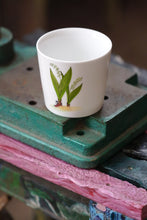 Load image into Gallery viewer, SOLO COLOURED CUP - GIRL READING UNDER FLOWER (Bonsai Girl)