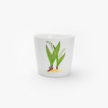 Load image into Gallery viewer, SOLO COLOURED CUP - GIRL READING UNDER FLOWER (Bonsai Girl)