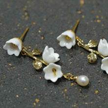 Load image into Gallery viewer, Lily of the valley+ pearl-handmade porcelain jewellery earrring
