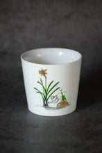 Load image into Gallery viewer, SOLO COLOURED CUP - WATERING FLOWER (Bonsai Animal)