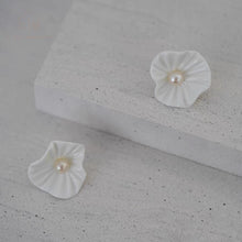 Load image into Gallery viewer, Pure White Line- handmade porcelain jewellery earring