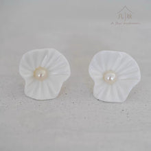 Load image into Gallery viewer, Pure White Line- handmade porcelain jewellery earring