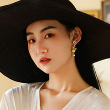 Load image into Gallery viewer, Lily of the valley+ pearl-handmade porcelain jewellery earrring