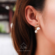 Load image into Gallery viewer, Lily of the valley- handmade porcelain jewellery earring