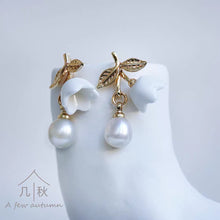 Load image into Gallery viewer, Lily of the valley- handmade porcelain jewellery earring
