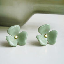 Load image into Gallery viewer, Hydrangea -handmade porcelain jewellery earring