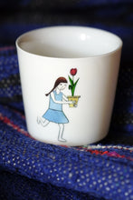Load image into Gallery viewer, SOLO COLOURED CUP - GIRL WITH TULIP (Bonsai Girl)
