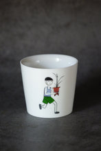 Load image into Gallery viewer, SOLO COLOURED CUP - BOY WITH ORCHID (Bonsai Boy)
