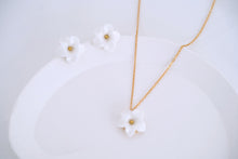 Load image into Gallery viewer, Snow white Gardenia Jasminoides necklace- handmade porcelain jewellery
